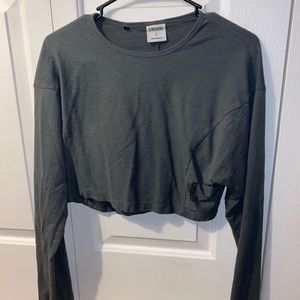 Gym shark cropped long sleeve.